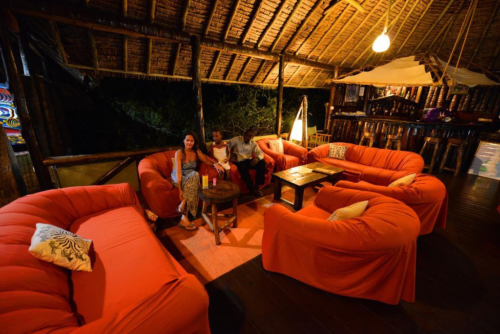 Simply Saadani Camp, A Tent With A View Safaris Mkwaja Экстерьер фото