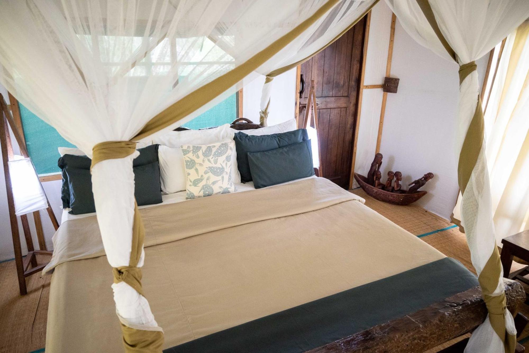 Simply Saadani Camp, A Tent With A View Safaris Mkwaja Экстерьер фото