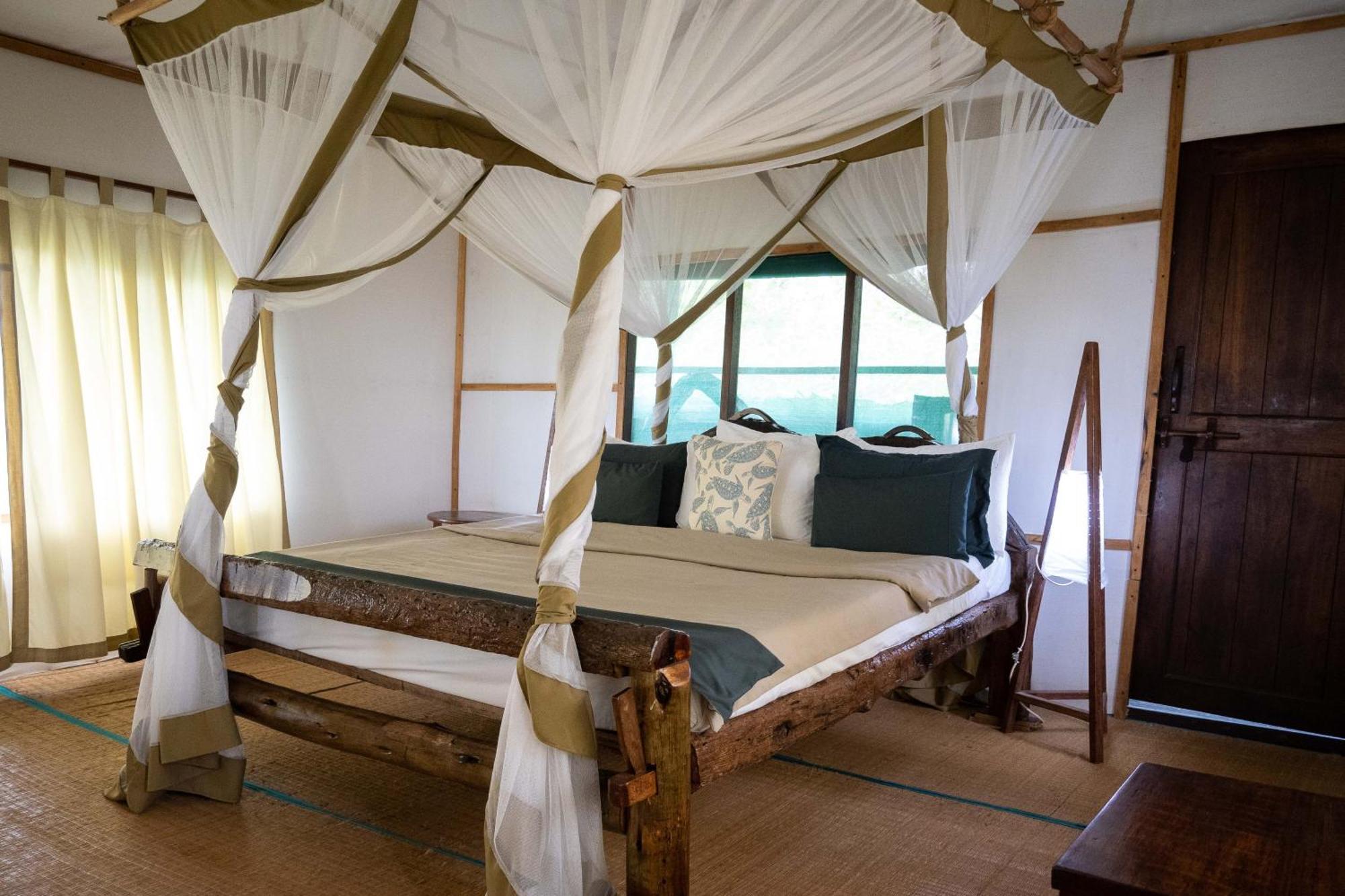 Simply Saadani Camp, A Tent With A View Safaris Mkwaja Экстерьер фото